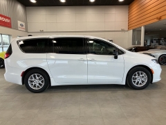 Used 2025  Chrysler Pacifica Select FWD at Maxx Loans near St. Adrian, MI