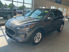 Used 2020 Ford Escape 4d SUV AWD SE at Maxx Loans near ,