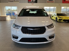 Used 2022  Chrysler Pacifica Hybrid Touring L FWD at Maxx Loans near St. Adrian, MI