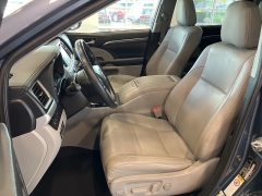 Used 2019 Toyota Highlander Limited V6 AWD (Natl) at Maxx Loans near St. Adrian, MI
