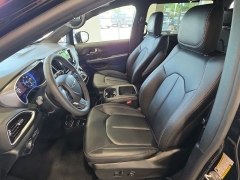 Used 2026  Chrysler Pacifica Select FWD at Maxx Loans near St&period; Adrian&comma; MI