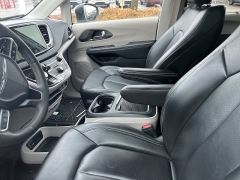 Used 2023  Chrysler Pacifica Touring L FWD at Maxx Loans near St&period; Adrian&comma; MI