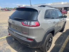 Used 2022  Jeep Cherokee Trailhawk 4x4 at Maxx Loans near St&period; Adrian&comma; MI