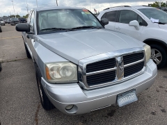 Used 2007 Dodge Dakota 4WD Club Cab SLT at Suburban Ford of Sterling Heights near Sterling Heights, MI