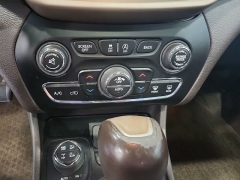 Used 2018  Jeep Cherokee Trailhawk Leather Plus 4x4 at Maxx Loans near St&period; Adrian&comma; MI