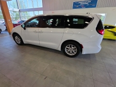 Used 2024  Chrysler Pacifica Touring L FWD at Maxx Loans near St&period; Adrian&comma; MI