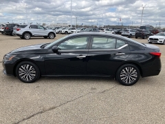 Used 2023 Nissan Altima 2.5 SV Sedan at Maxx Loans near ,
