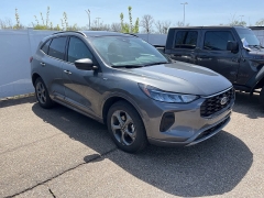Used 2023 Ford Escape ST-Line AWD at Maxx Loans near ,