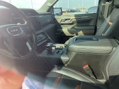 Used 2022 GMC Sierra 1500 4WD Crew Cab AT4 at Suburban Ford of Sterling Heights near Sterling Heights, MI
