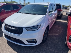 Used 2022 Chrysler Pacifica Hybrid Touring L FWD at Suburban Ford of Sterling Heights near Sterling Heights, MI