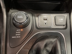 Used 2020  Jeep Cherokee Limited 4x4 at Maxx Loans near St. Adrian, MI