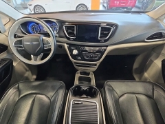 Used 2020  Chrysler Pacifica Limited FWD at Maxx Loans near St&period; Adrian&comma; MI