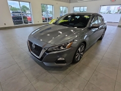  2022 Nissan Altima 2&period;5 SV Sedan at Maxx Loans near St&period; Adrian&comma; MI