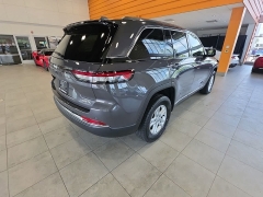 Used 2023  Jeep Grand Cherokee Laredo 4x4 at Maxx Loans near St&period; Adrian&comma; MI