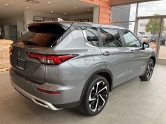 Used 2023 Mitsubishi Outlander SE FWD at Suburban Ford of Sterling Heights near Sterling Heights, MI