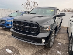 Used 2019  Ram 1500 Classic Express 4x4 Crew Cab 5'7" Box at Maxx Loans near St&period; Adrian&comma; MI
