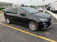 Used 2023 Chrysler Pacifica Touring L FWD at Maxx Loans near ,