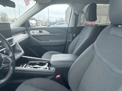 Used 2025  Ford Explorer Active 4WD at Maxx Loans near St&period; Adrian&comma; MI