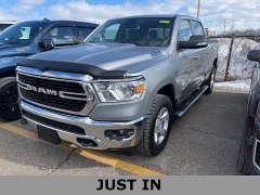 Used 2019  Ram 1500 Big Horn&sol;Lone Star 4x4 Crew Cab 5'7" Box at Maxx Loans near St&period; Adrian&comma; MI
