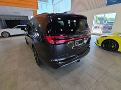 Used 2021  Chrysler Pacifica Limited AWD at Maxx Loans near St&period; Adrian&comma; MI