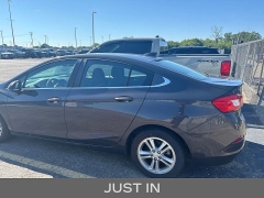 Used 2017  Chevrolet Cruze 4d Sedan LT Auto at Maxx Loans near St&period; Adrian&comma; MI