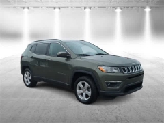Used 2018 Jeep Compass Latitude 4x4 at Suburban Ford of Sterling Heights near Sterling Heights, MI
