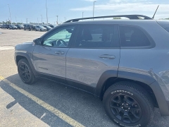 Used 2022  Jeep Cherokee Trailhawk 4x4 at Maxx Loans near St&period; Adrian&comma; MI