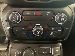 Used 2020  Jeep Renegade Latitude 4x4 at Maxx Loans near St. Adrian, MI