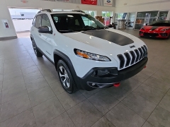 Used 2018  Jeep Cherokee Trailhawk Leather Plus 4x4 at Maxx Loans near St&period; Adrian&comma; MI