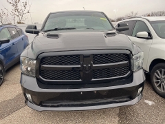 Used 2019  Ram 1500 Classic Express 4x4 Crew Cab 5'7" Box at Maxx Loans near St&period; Adrian&comma; MI