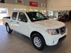 Used 2015  Nissan Frontier 2WD Crew Cab SWB Auto SV at Maxx Loans near St. Adrian, MI