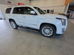 Used 2017  Cadillac Escalade 4d SUV 4WD Platinum at Maxx Loans near St&period; Adrian&comma; MI