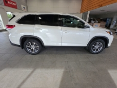 Used 2019  Toyota Highlander V6 AWD &lpar;Natl&rpar; at Maxx Loans near St&period; Adrian&comma; MI