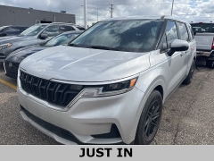 Used 2022  Kia Carnival LX Seat Package FWD at Maxx Loans near St&period; Adrian&comma; MI