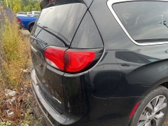 Used 2020 Chrysler Pacifica Limited FWD at Suburban Ford of Sterling Heights near Sterling Heights, MI