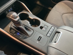 Used 2022 Toyota Highlander LE FWD at Suburban Ford of Sterling Heights near Sterling Heights, MI