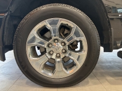 Used 2020  Ram 1500 Big Horn 4x4 Crew Cab 5'7" Box at Maxx Loans near St&period; Adrian&comma; MI