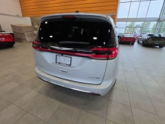 Used 2026  Chrysler Pacifica Limited FWD at Maxx Loans near St&period; Adrian&comma; MI