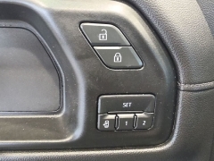 Used 2019  Chevrolet Silverado 1500 4WD Crew Cab 157" High Country at Maxx Loans near St&period; Adrian&comma; MI