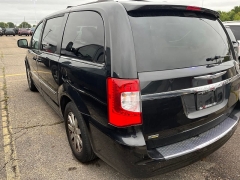 Used 2013  Chrysler Town & Country 4d Wagon Touring at Maxx Loans near St&period; Adrian&comma; MI