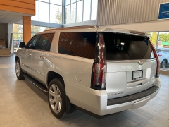 Used 2020 Cadillac Escalade ESV 4d SUV 4WD Luxury at Maxx Loans near St. Adrian, MI