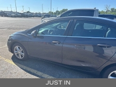 Used 2017  Chevrolet Cruze 4d Sedan LT Auto at Maxx Loans near St&period; Adrian&comma; MI