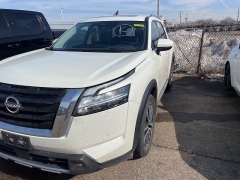 Used 2022  Nissan Pathfinder Platinum 4WD at Maxx Loans near St&period; Adrian&comma; MI