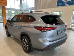 Used 2021 Toyota Highlander Hybrid XLE AWD at Maxx Loans near St. Adrian, MI