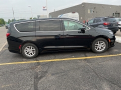 Used 2023 Chrysler Pacifica Touring L FWD at Maxx Loans near ,