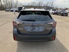 Used 2020 Subaru Outback 4d SUV AWD Premium at Maxx Loans near ,