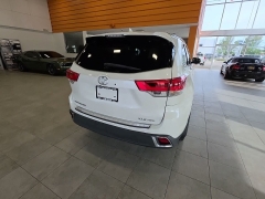 Used 2019  Toyota Highlander V6 AWD &lpar;Natl&rpar; at Maxx Loans near St&period; Adrian&comma; MI