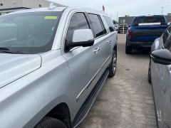 Used 2020 Cadillac Escalade ESV 4d SUV 4WD Luxury at Maxx Loans near St. Adrian, MI