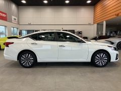 Used 2025  Nissan Altima SV AWD at Maxx Loans near St&period; Adrian&comma; MI