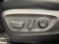 Used 2021 Toyota Highlander Hybrid XLE AWD at Maxx Loans near St. Adrian, MI